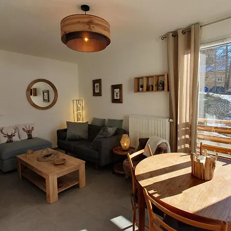 T3 Standing Centre Station Apartment